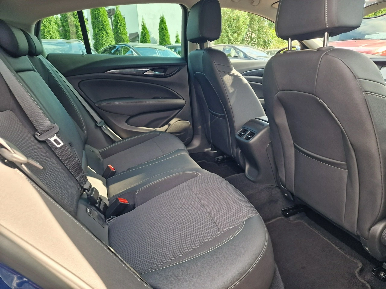 Opel Insignia - Zdjęcie 17