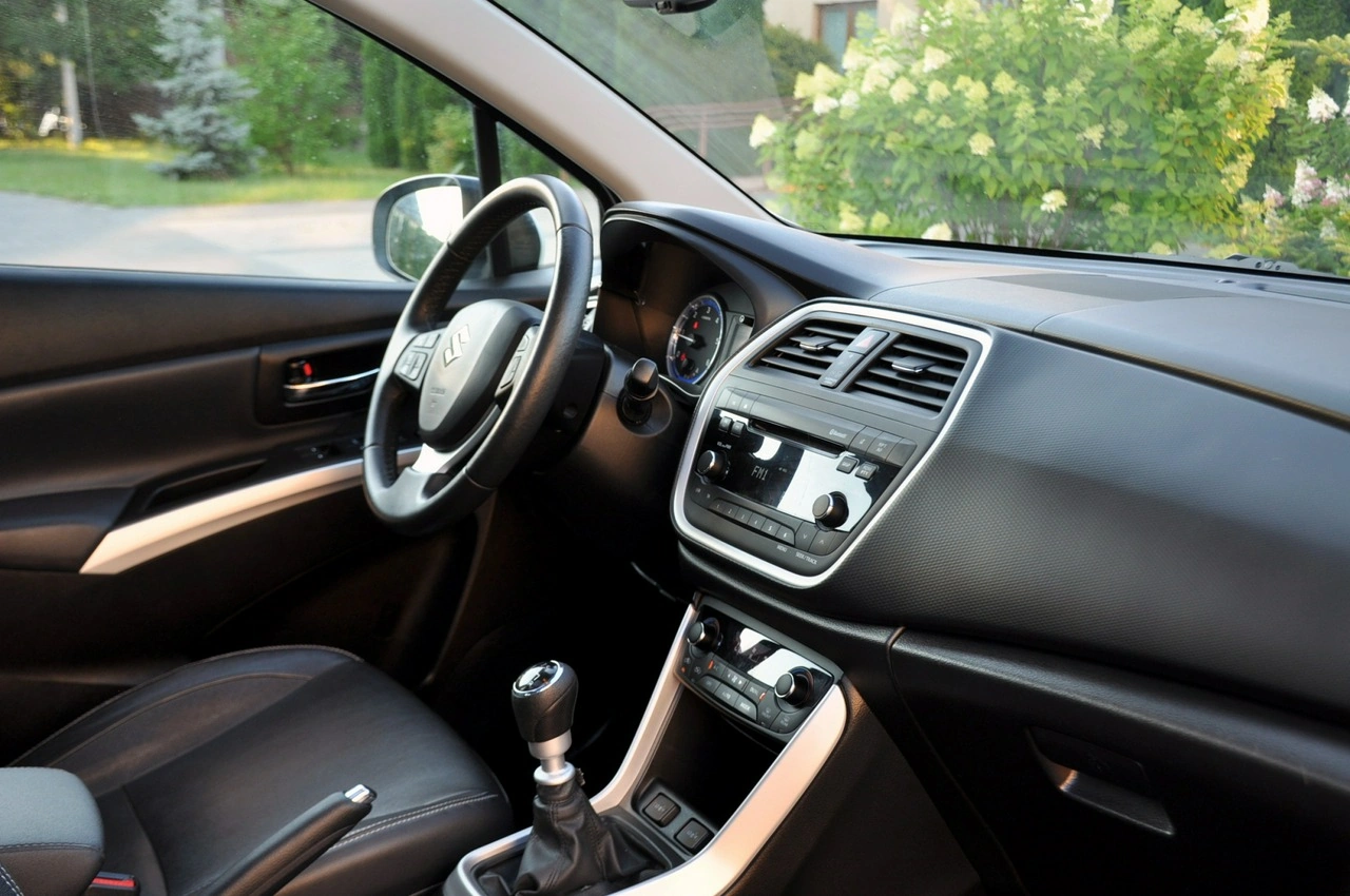 Suzuki SX4 S-Cross - Zdjęcie 17