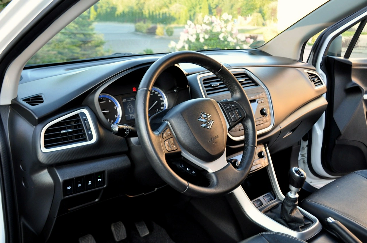 Suzuki SX4 S-Cross - Zdjęcie 21