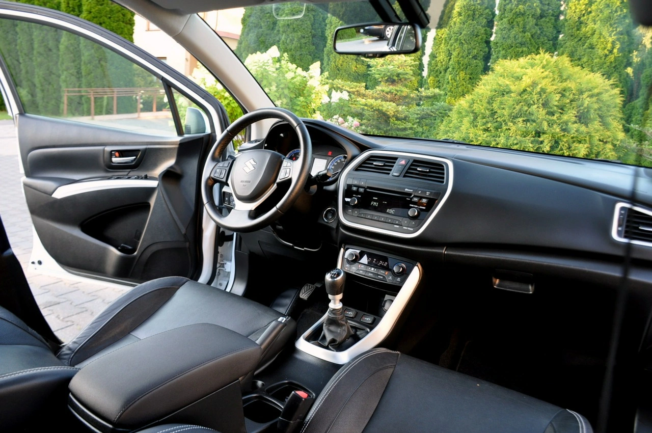 Suzuki SX4 S-Cross - Zdjęcie 23