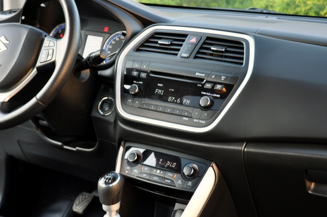Suzuki SX4 S-Cross - Zdjęcie 25