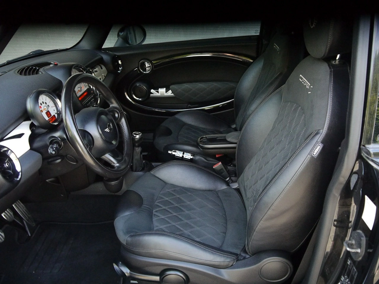 MINI Cooper S - Zdjęcie 32