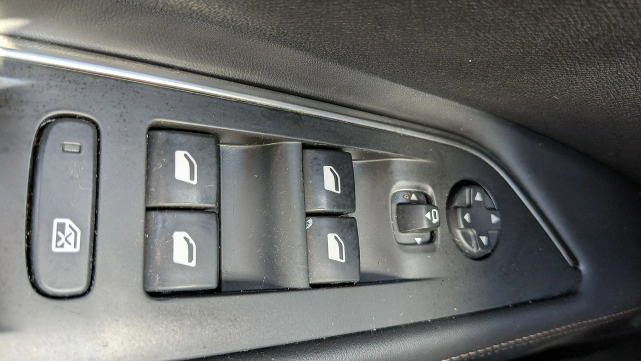 Peugeot 3008 - Zdjęcie 32
