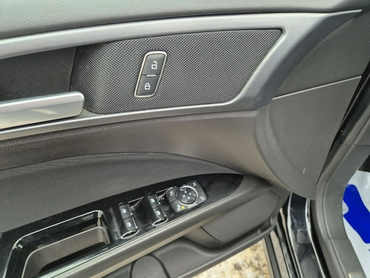 Ford Mondeo - Zdjęcie 18