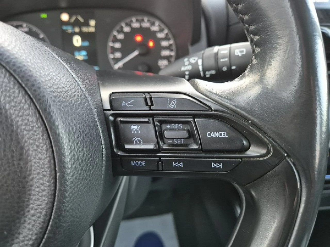 Toyota Yaris - Zdjęcie 11