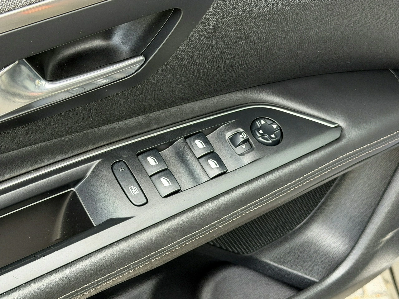 Peugeot 3008 - Zdjęcie 7