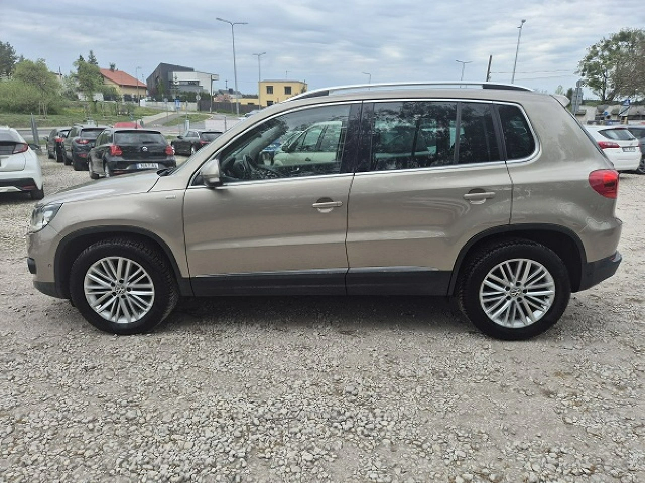 Volkswagen Tiguan - Zdjęcie 10