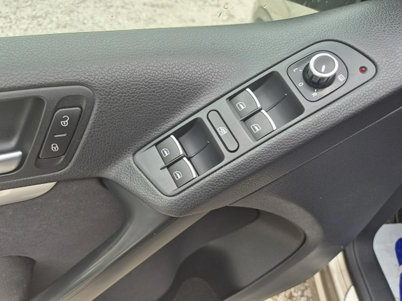 Volkswagen Tiguan - Zdjęcie 30