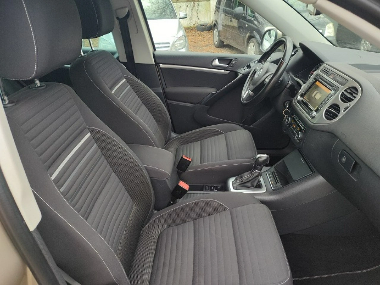 Volkswagen Tiguan - Zdjęcie 15