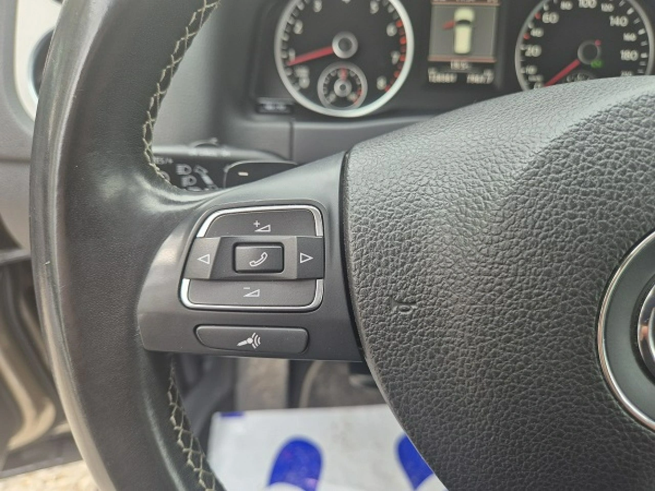 Volkswagen Tiguan - Zdjęcie 32