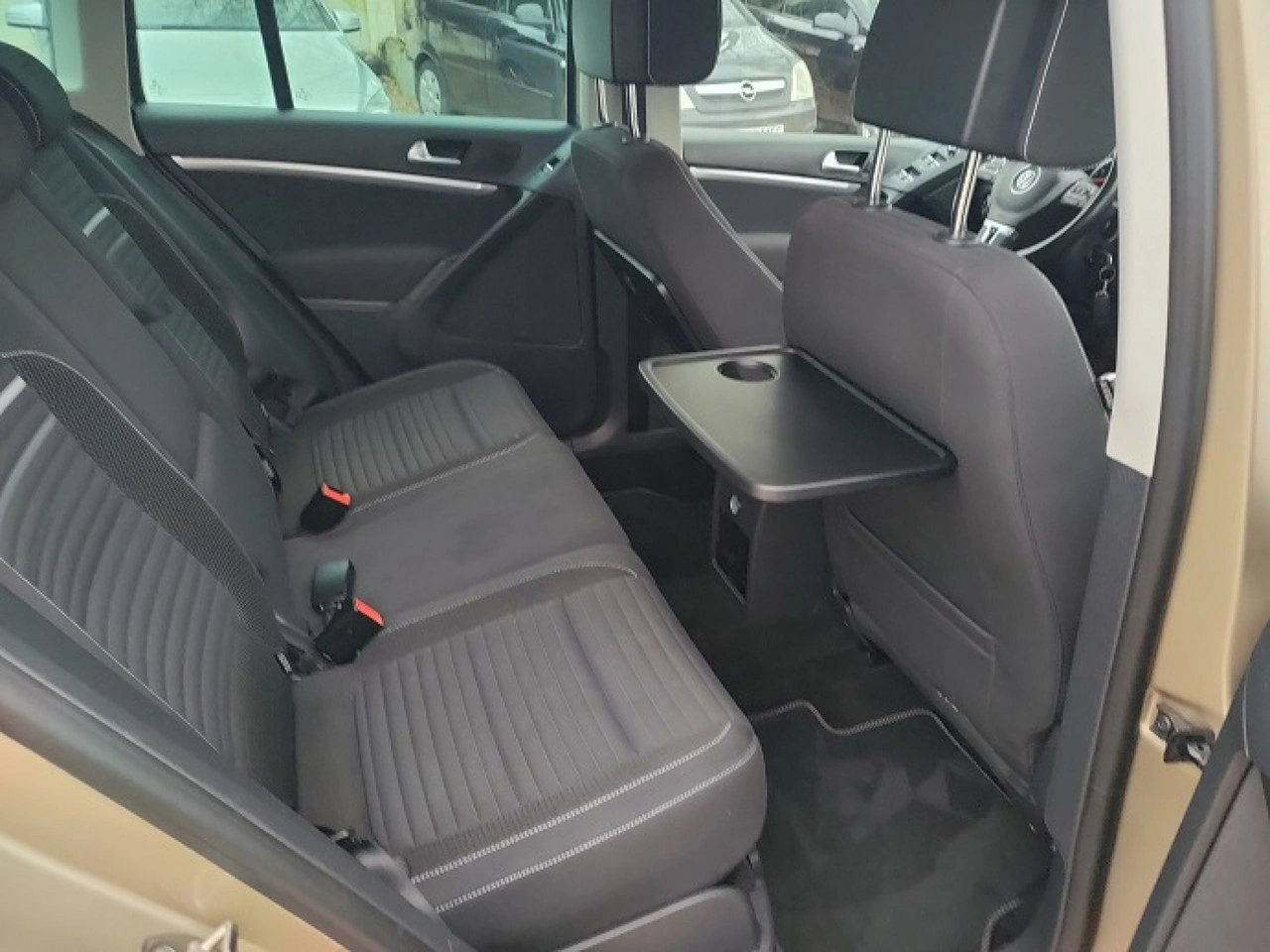 Volkswagen Tiguan - Zdjęcie 17