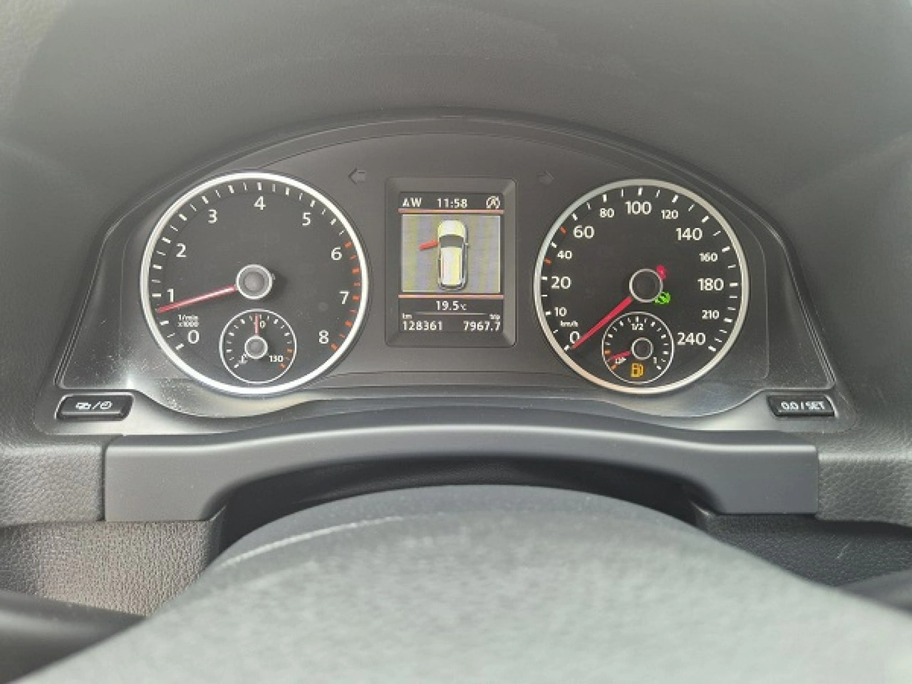 Volkswagen Tiguan - Zdjęcie 34