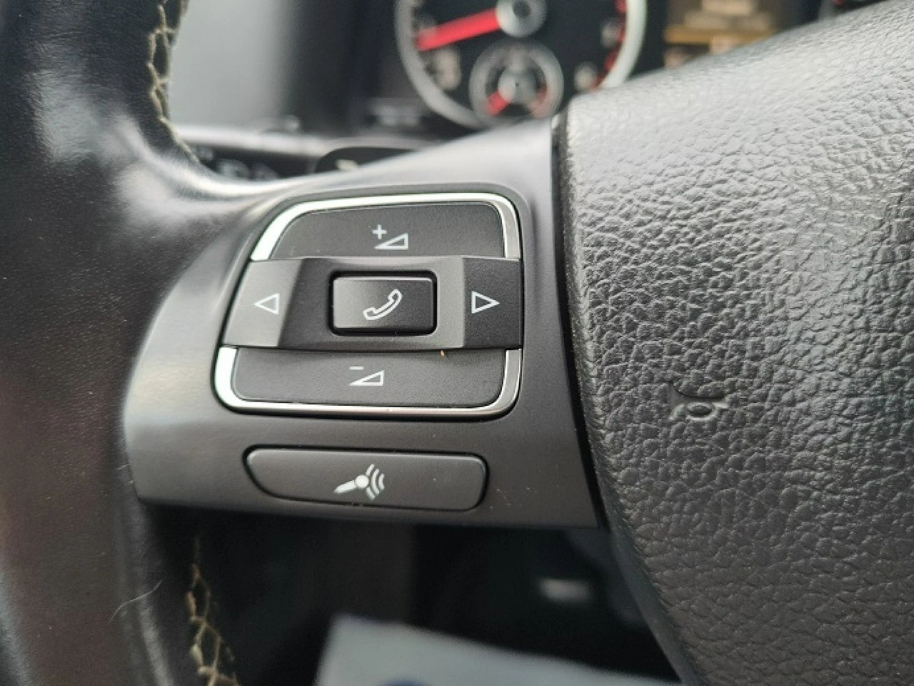 Volkswagen Tiguan - Zdjęcie 22