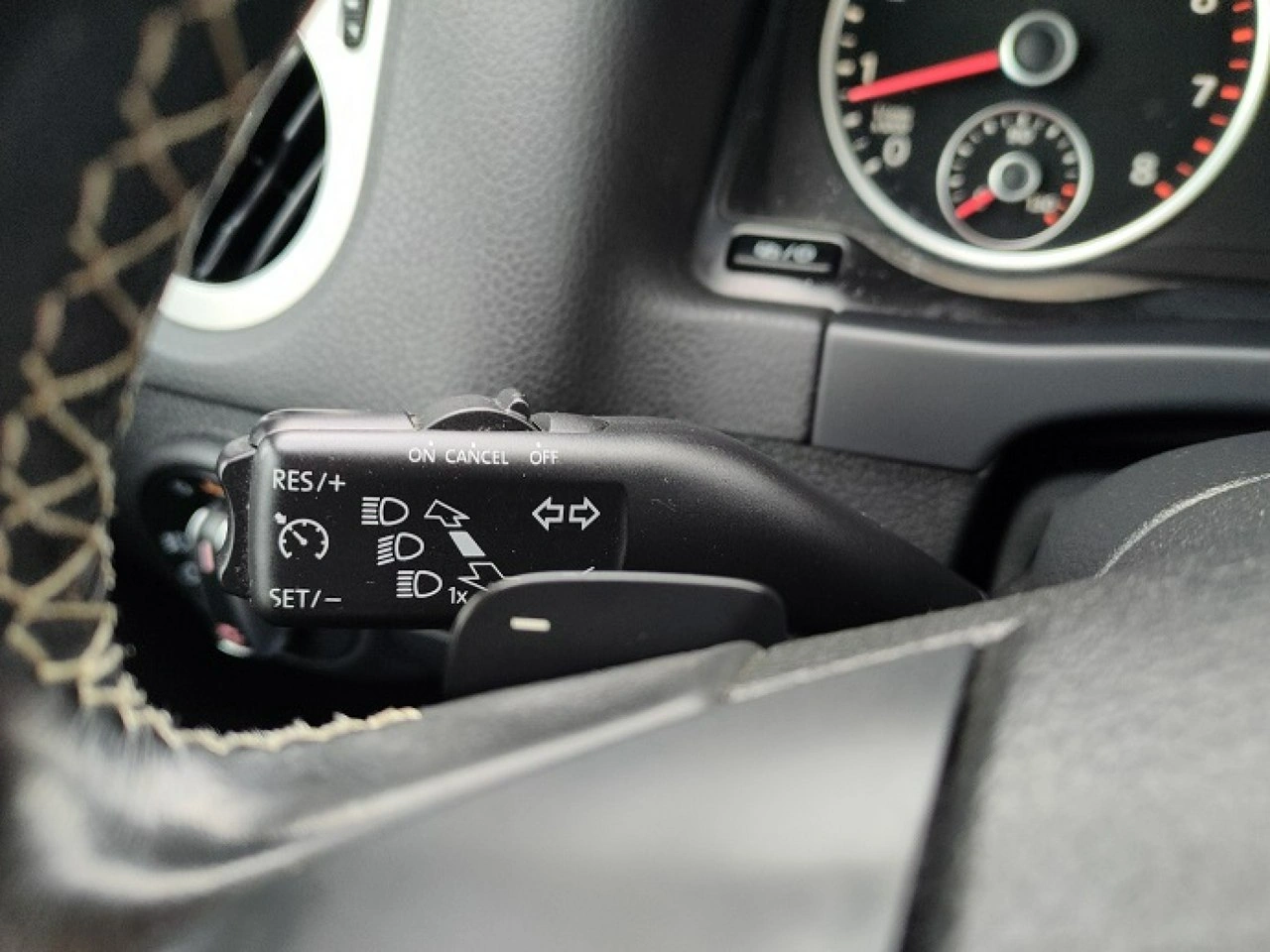 Volkswagen Tiguan - Zdjęcie 24