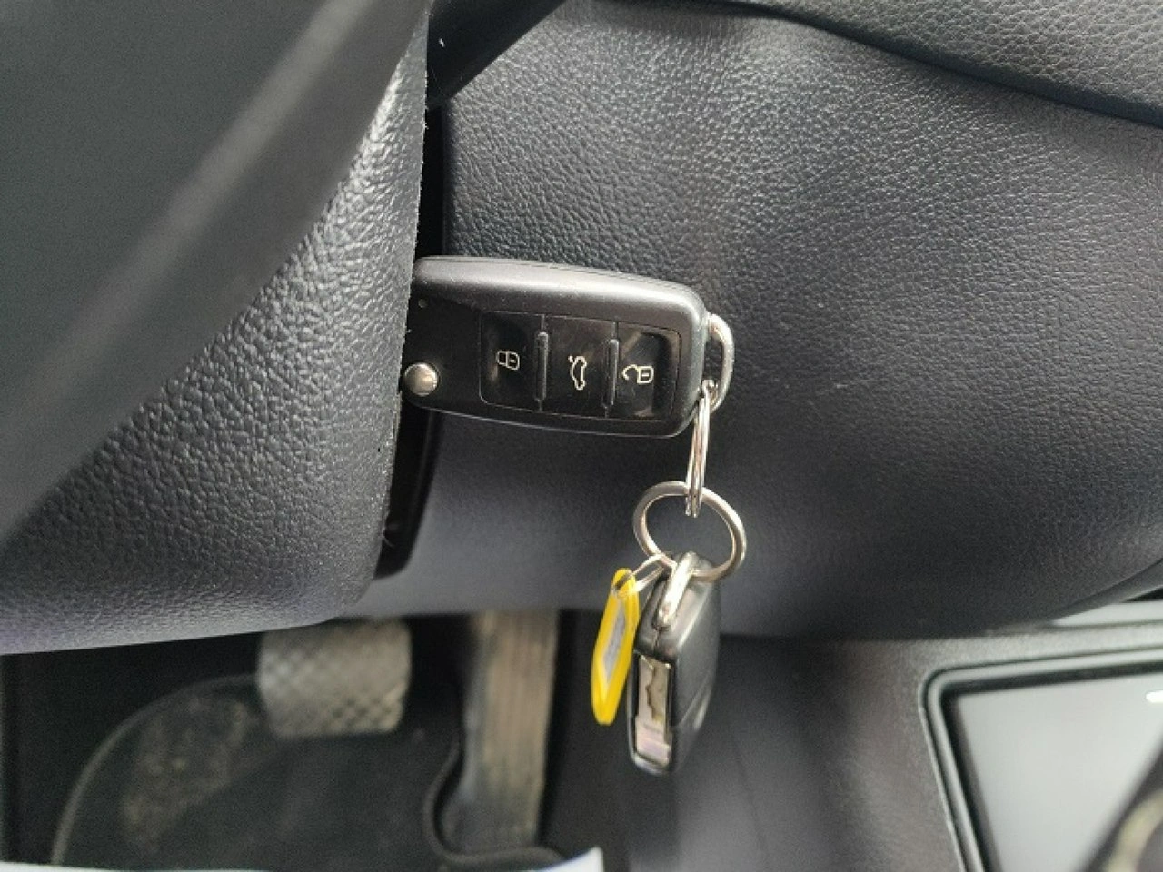 Volkswagen Tiguan - Zdjęcie 26