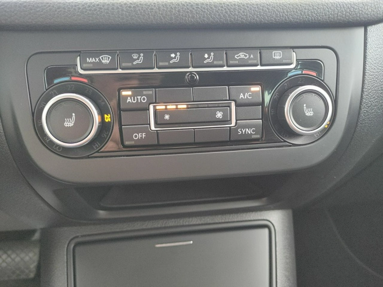 Volkswagen Tiguan - Zdjęcie 30