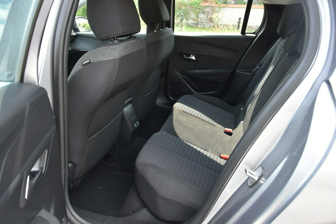 Peugeot 208 - Zdjęcie 9