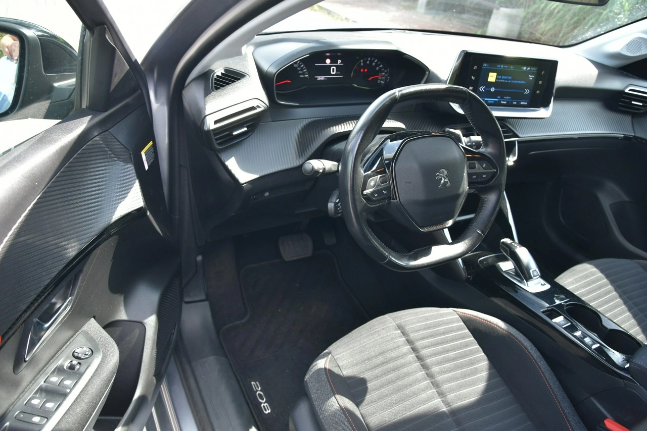 Peugeot 208 - Zdjęcie 10