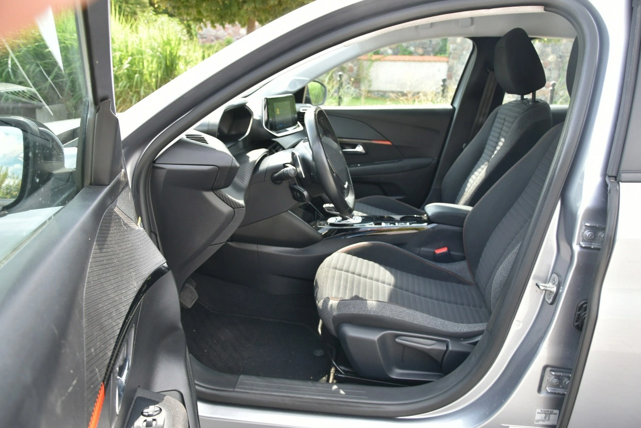 Peugeot 208 - Zdjęcie 11