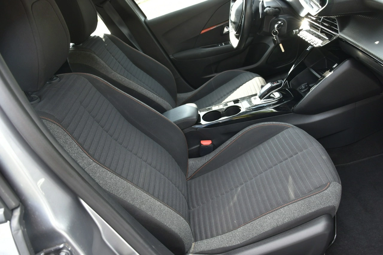 Peugeot 208 - Zdjęcie 15