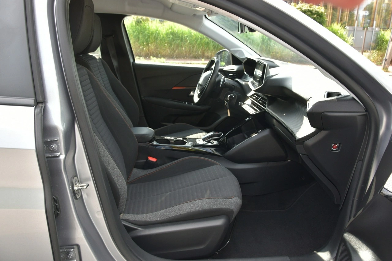 Peugeot 208 - Zdjęcie 7