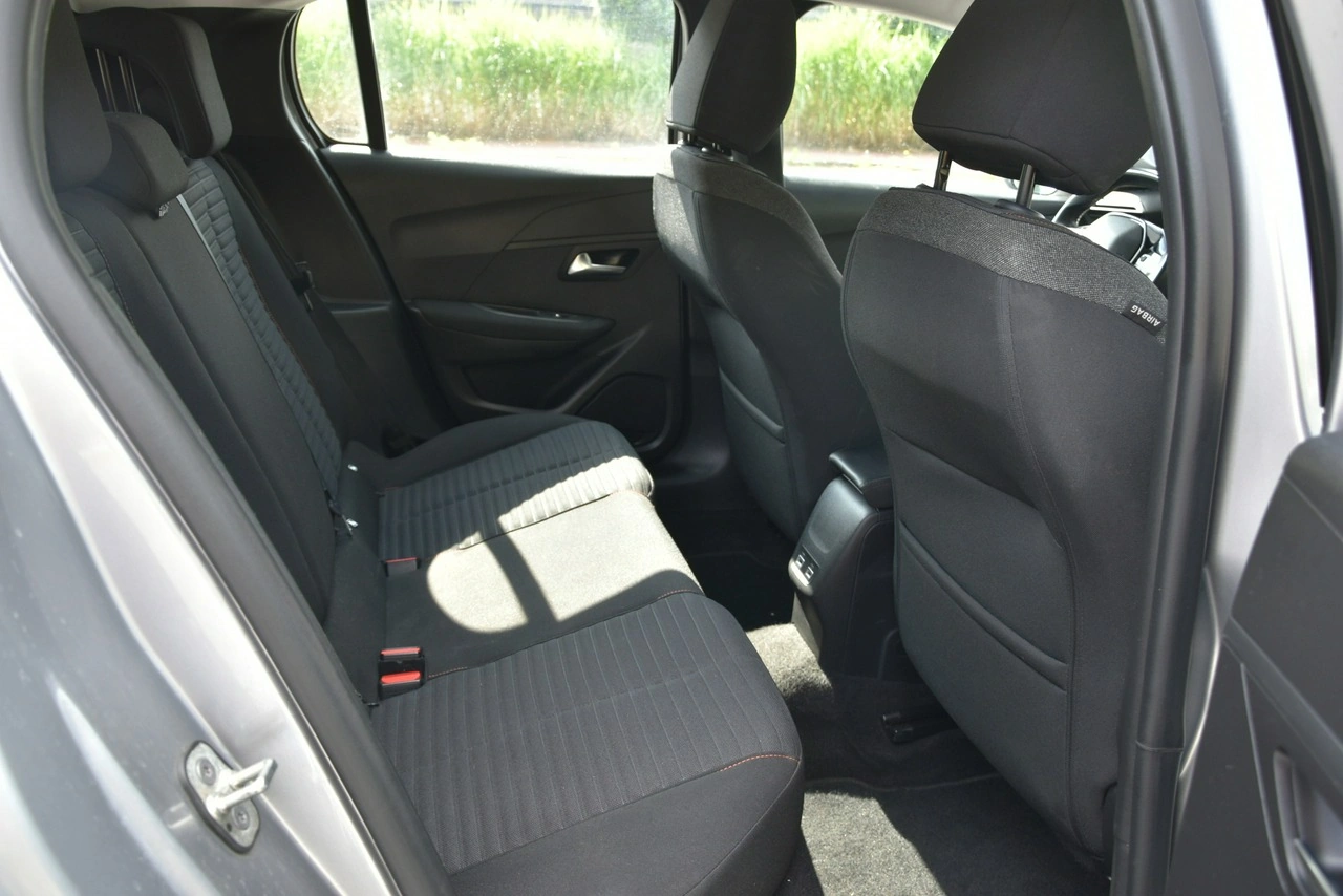 Peugeot 208 - Zdjęcie 8