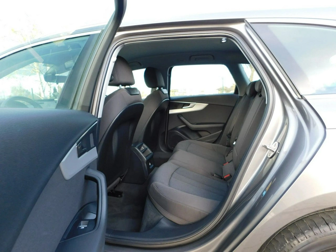 Audi A4 - Zdjęcie 11