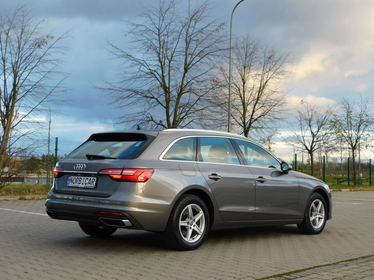 Audi A4 - Zdjęcie 22