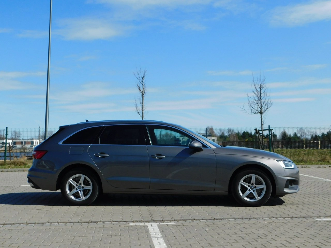 Audi A4 - Zdjęcie 3