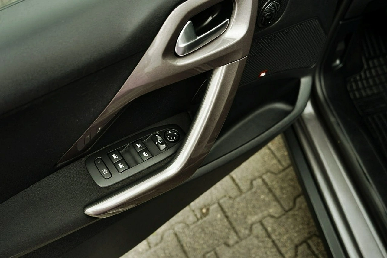 Peugeot 2008 - Zdjęcie 14