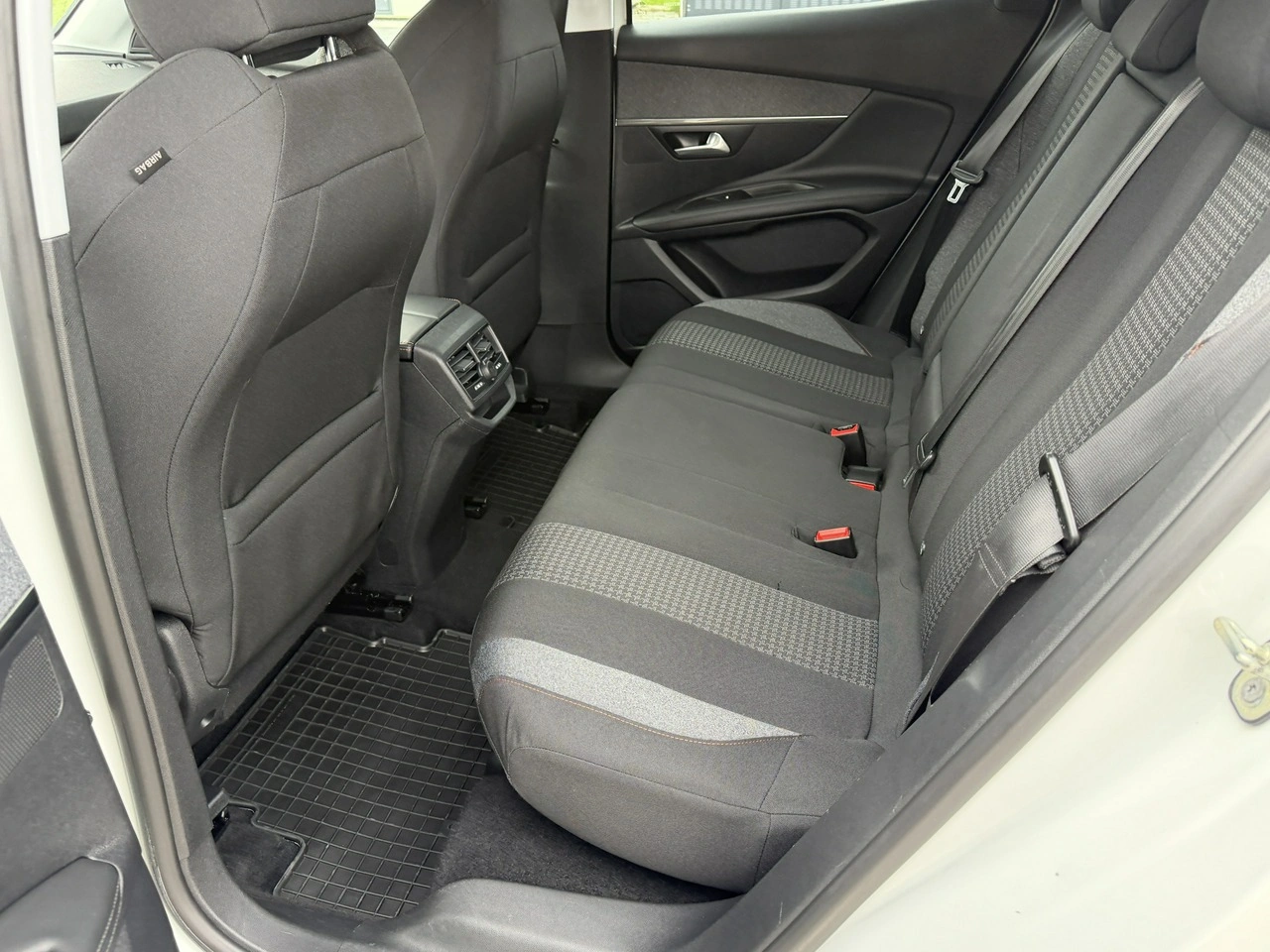 Peugeot 3008 - Zdjęcie 29