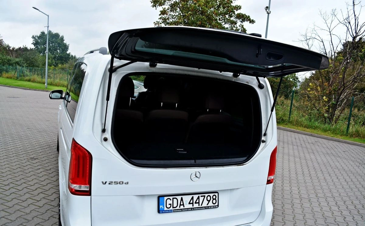 Mercedes-Benz Klasa V - Zdjęcie 13