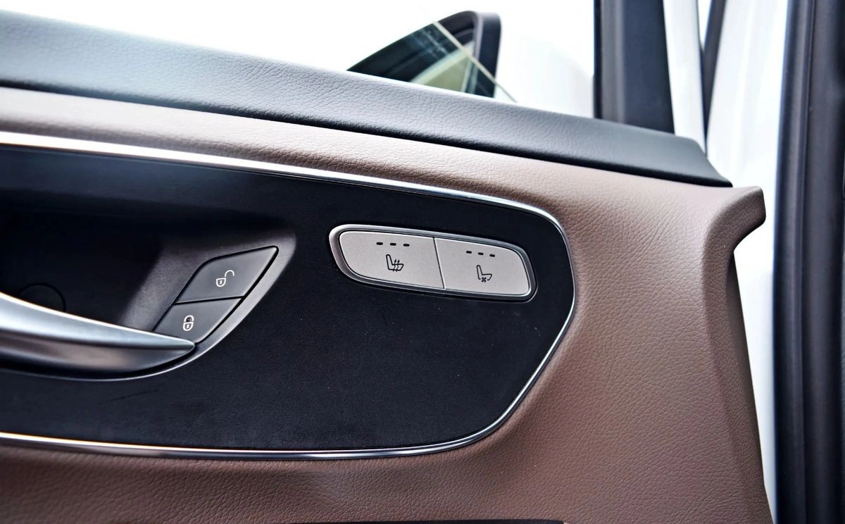 Mercedes-Benz Klasa V - Zdjęcie 19