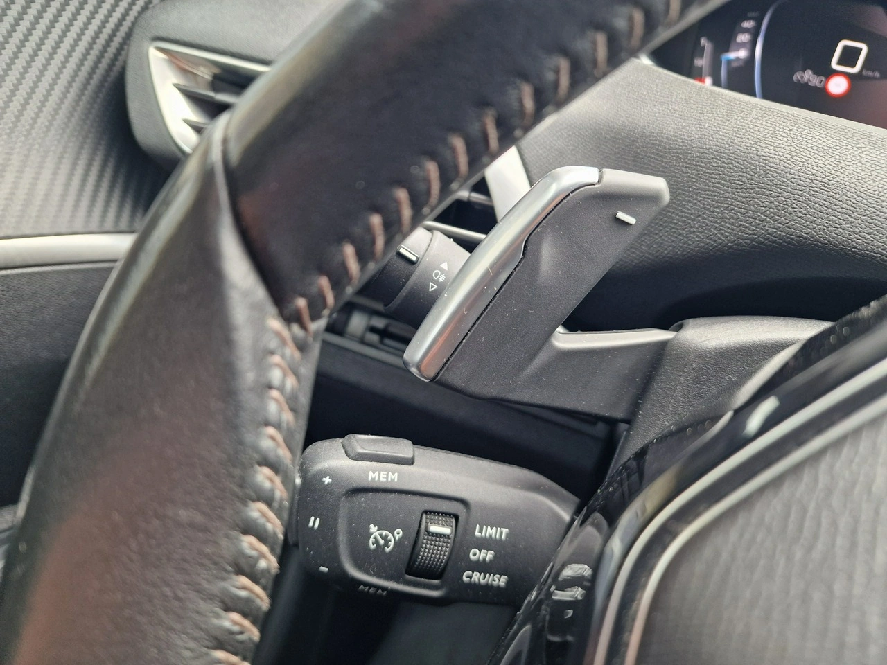 Peugeot 5008 - Zdjęcie 34
