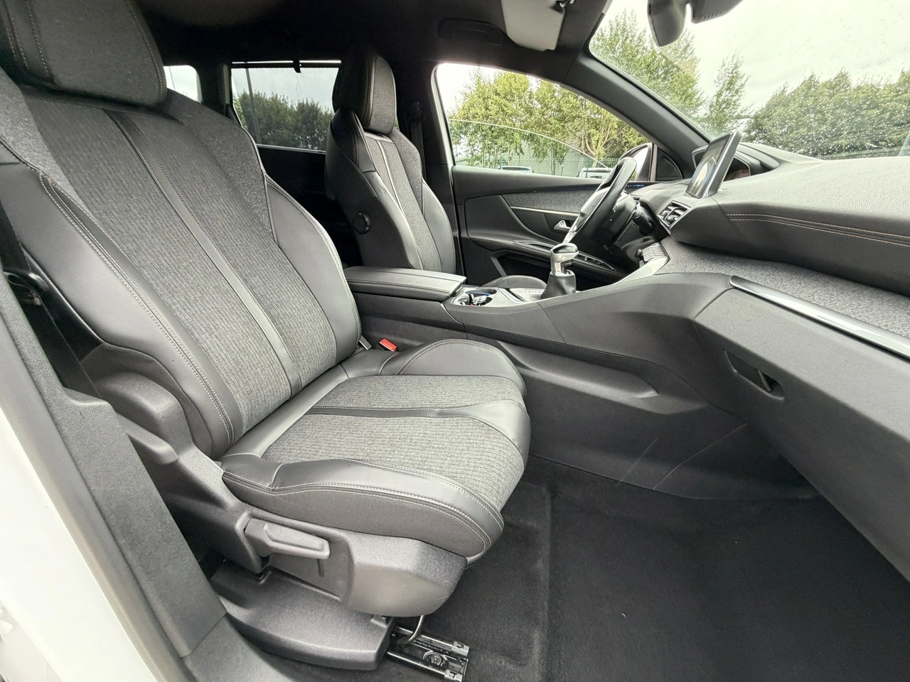 Peugeot 5008 - Zdjęcie 31