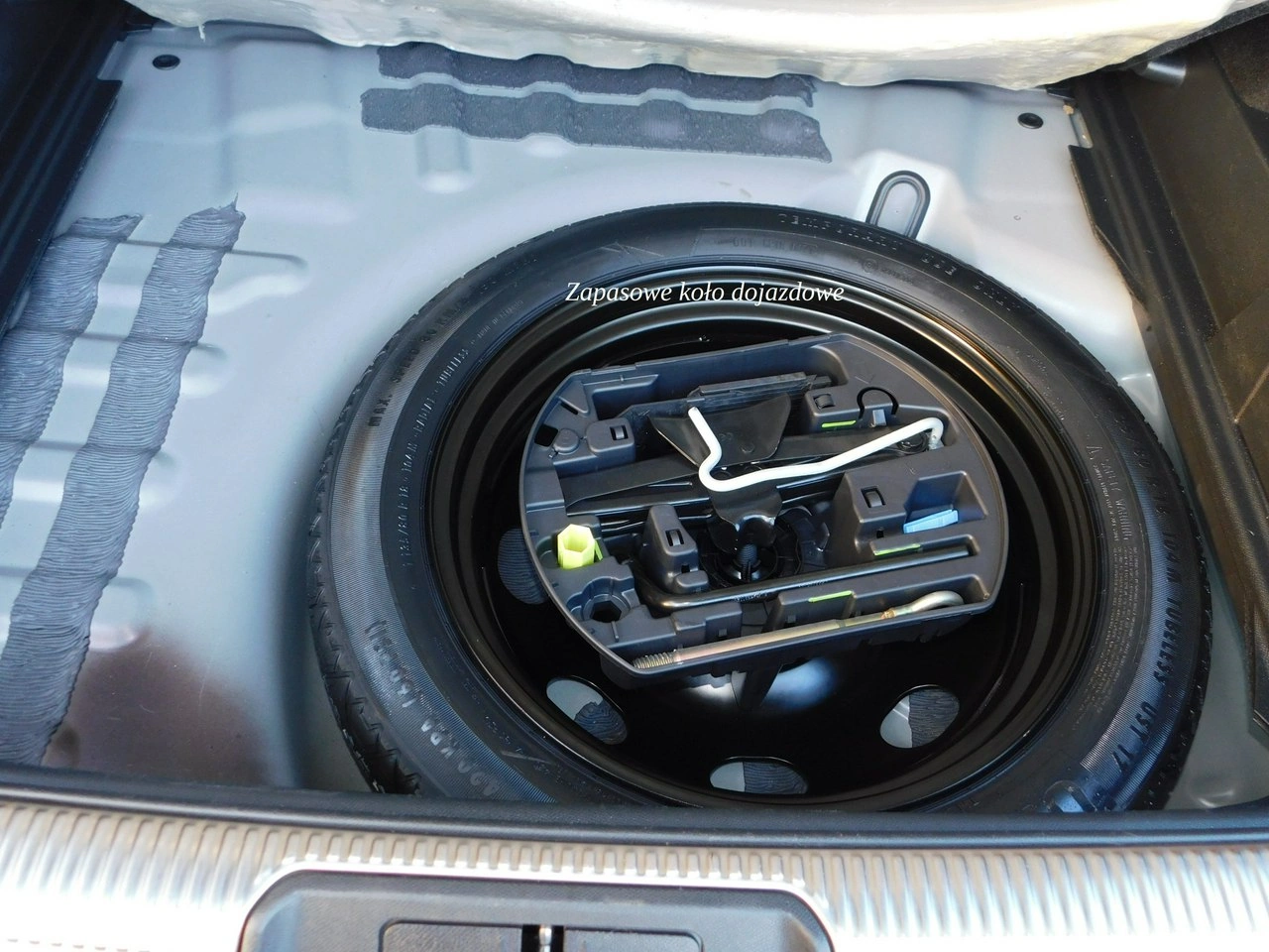 DS Automobiles DS 7 Crossback - Zdjęcie 17