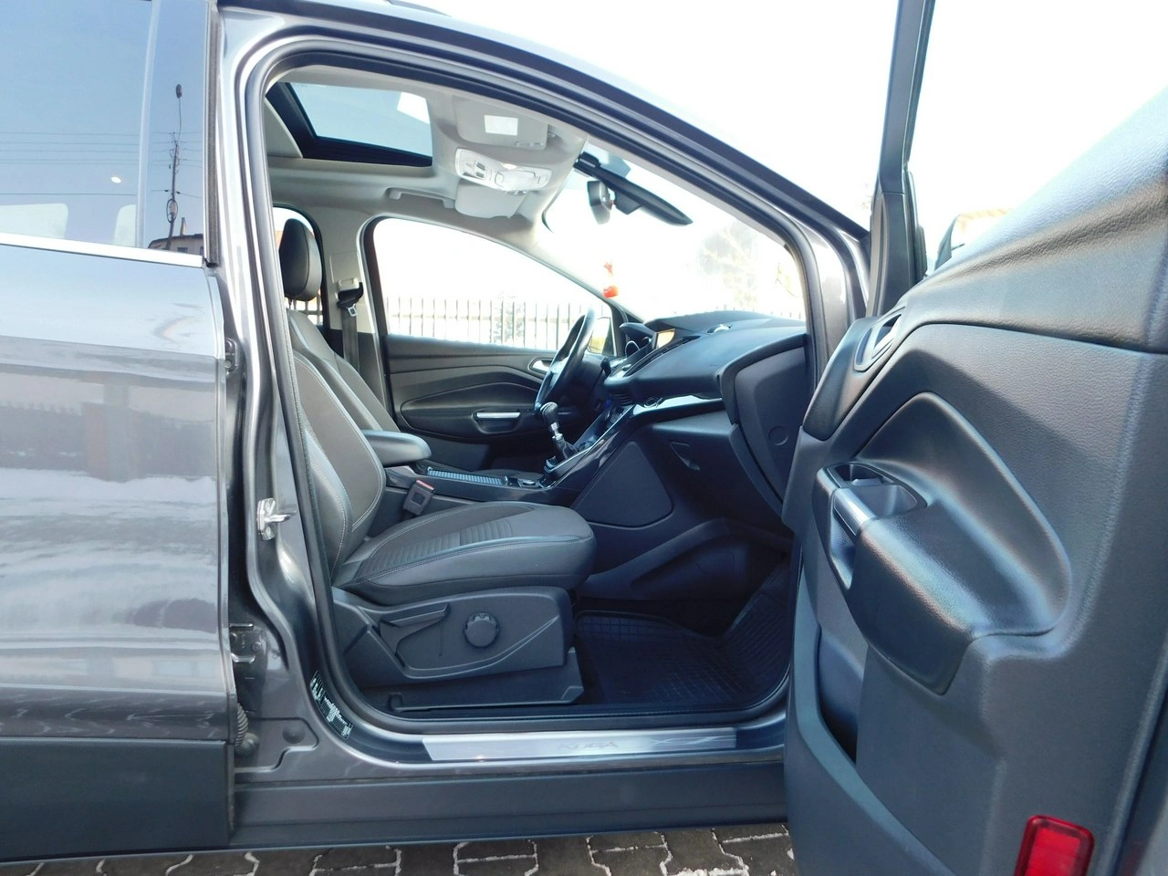 Ford Kuga - Zdjęcie 9