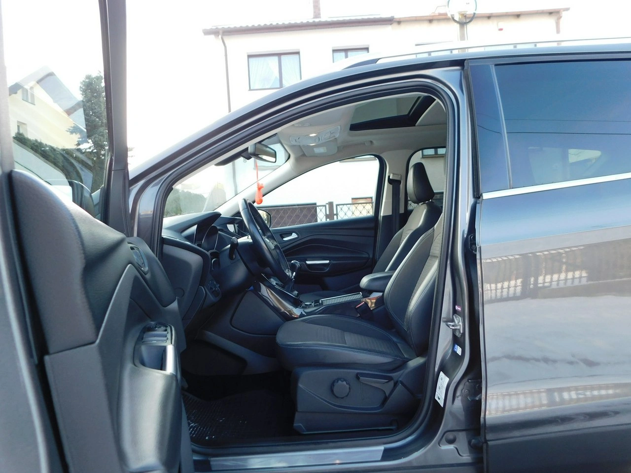 Ford Kuga - Zdjęcie 13