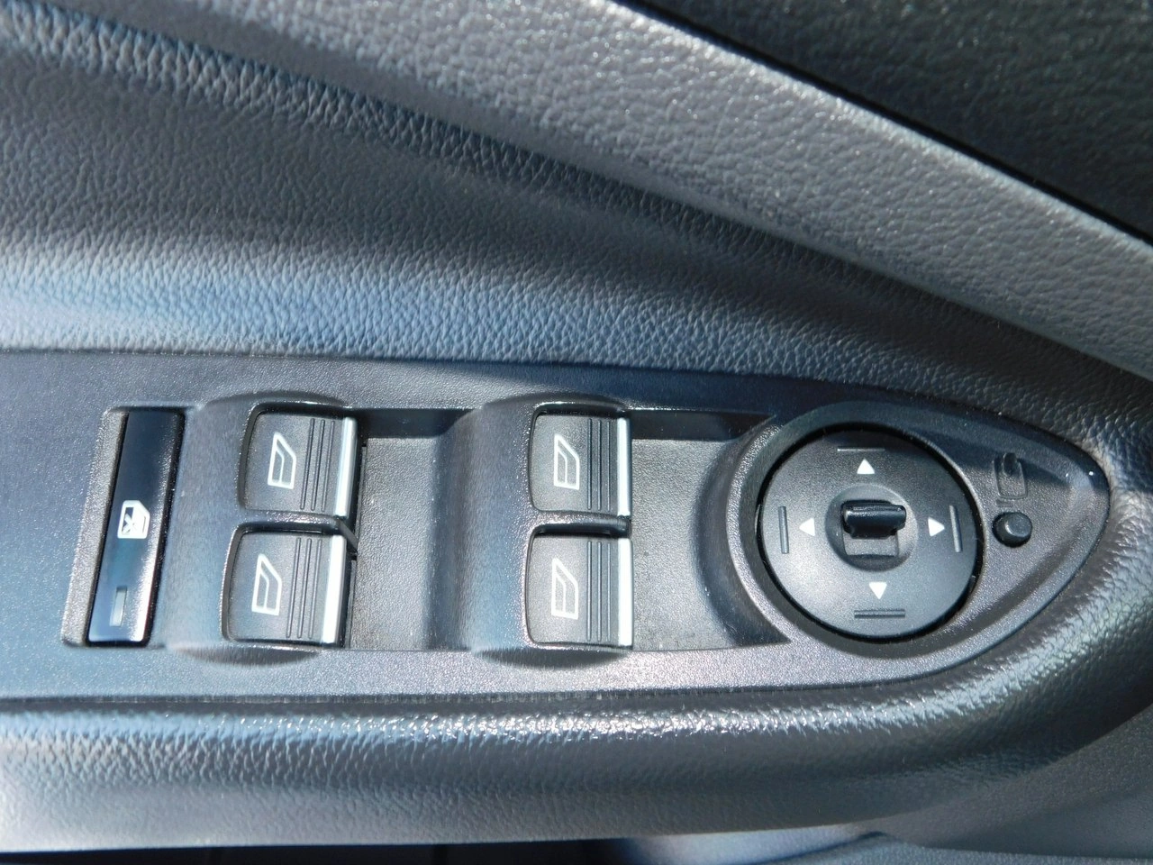 Ford Kuga - Zdjęcie 19