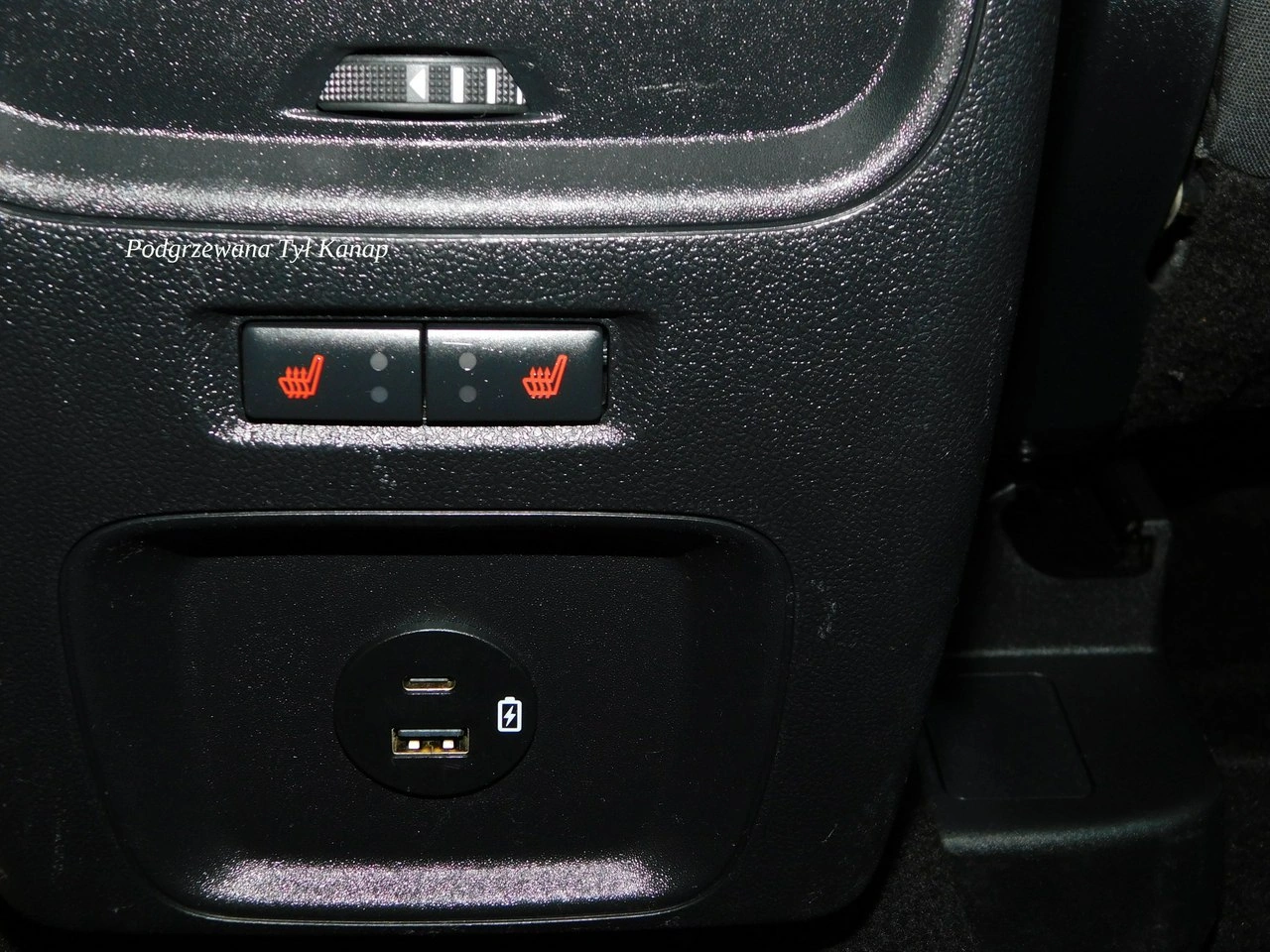 Ford Kuga - Zdjęcie 17