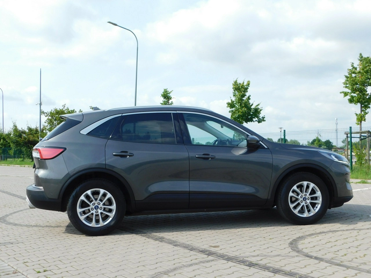 Ford Kuga - Zdjęcie 25