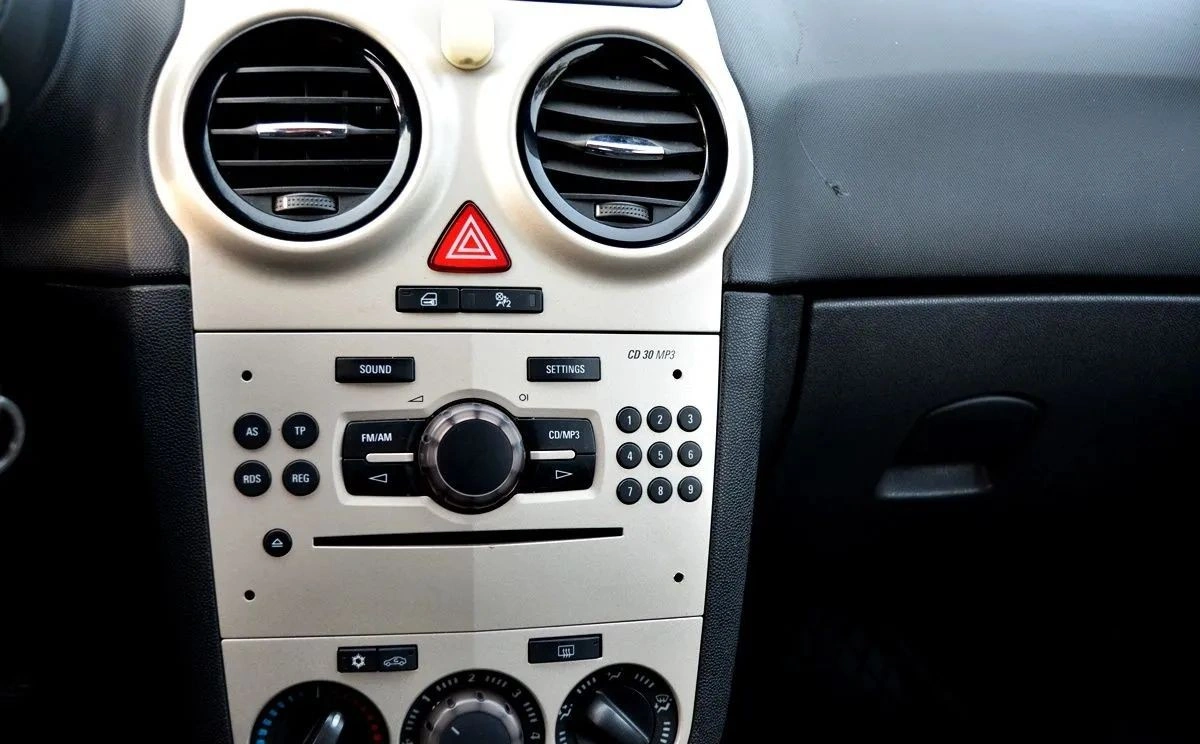 Opel Corsa - Zdjęcie 8