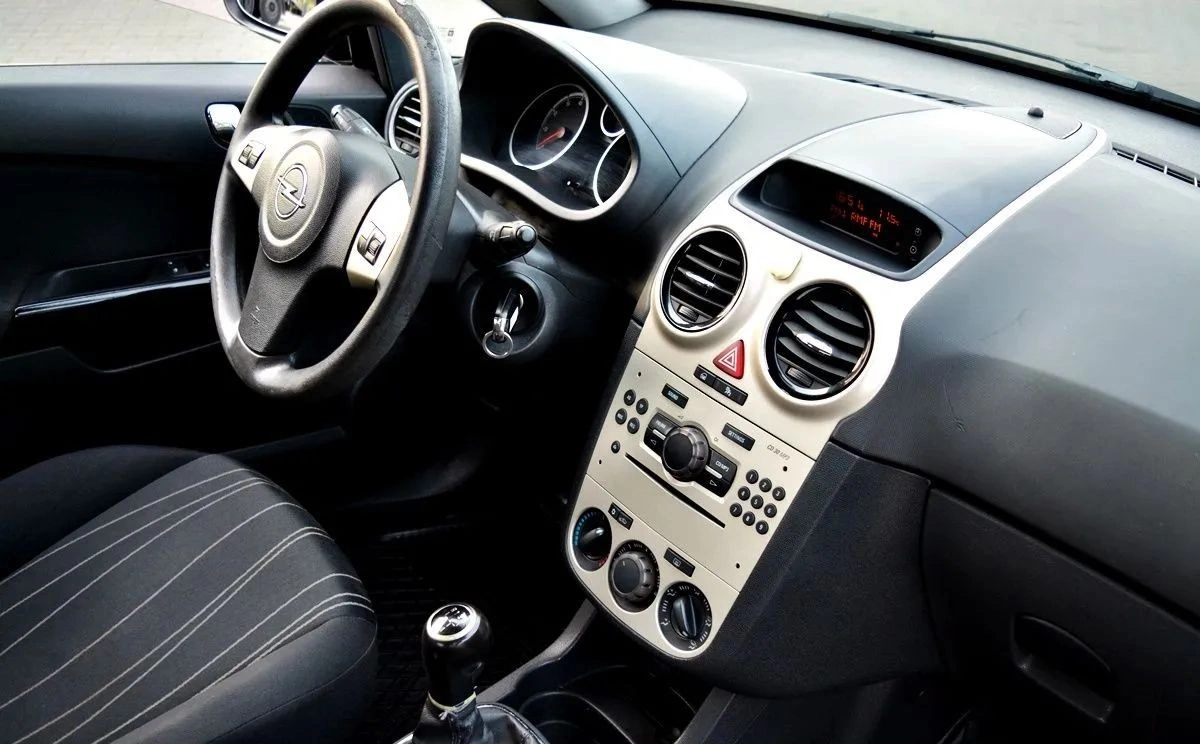 Opel Corsa - Zdjęcie 16