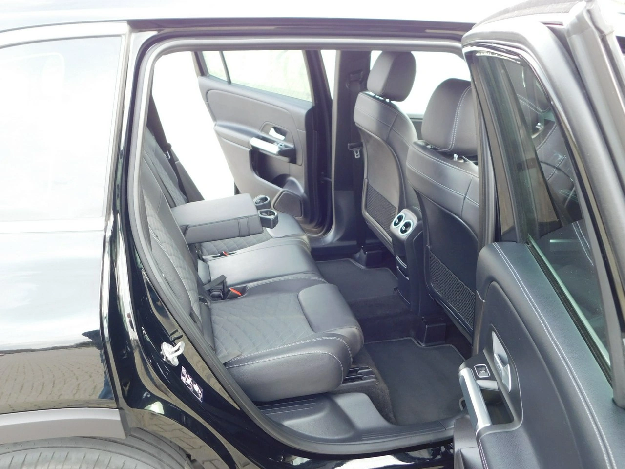 Mercedes GLB - Zdjęcie 3