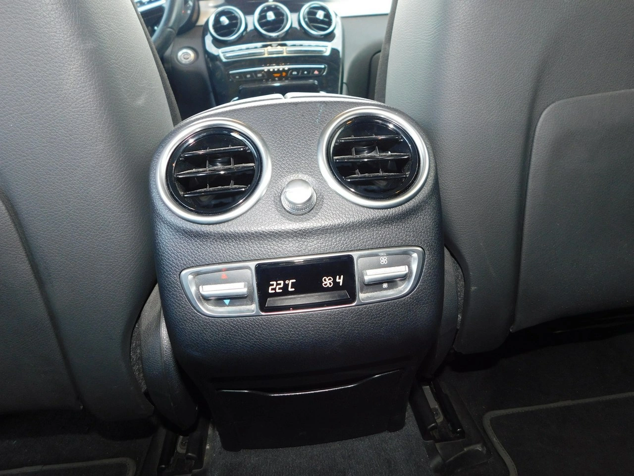 Mercedes GLC 200 - Zdjęcie 11