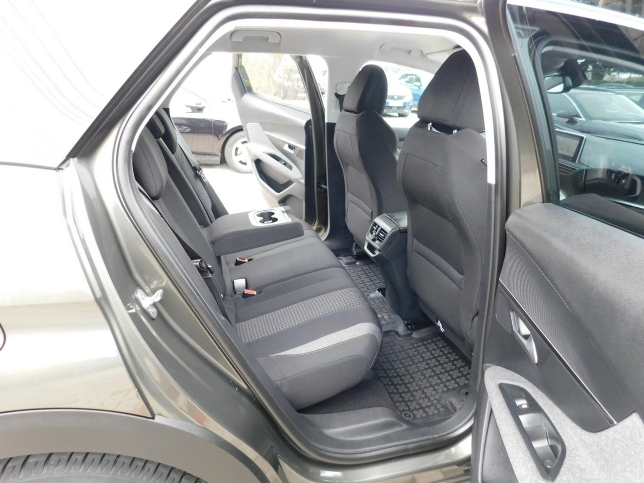 Peugeot 3008 - Zdjęcie 9