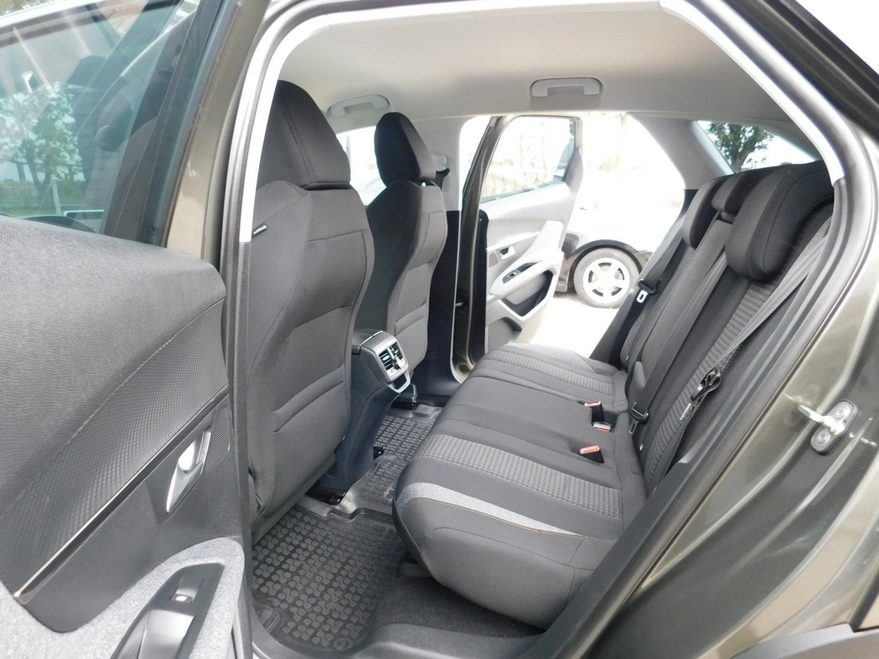 Peugeot 3008 - Zdjęcie 10