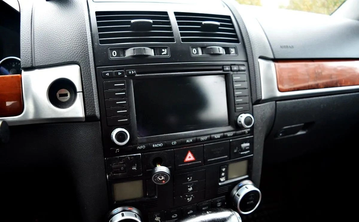 Volkswagen Touareg - Zdjęcie 15