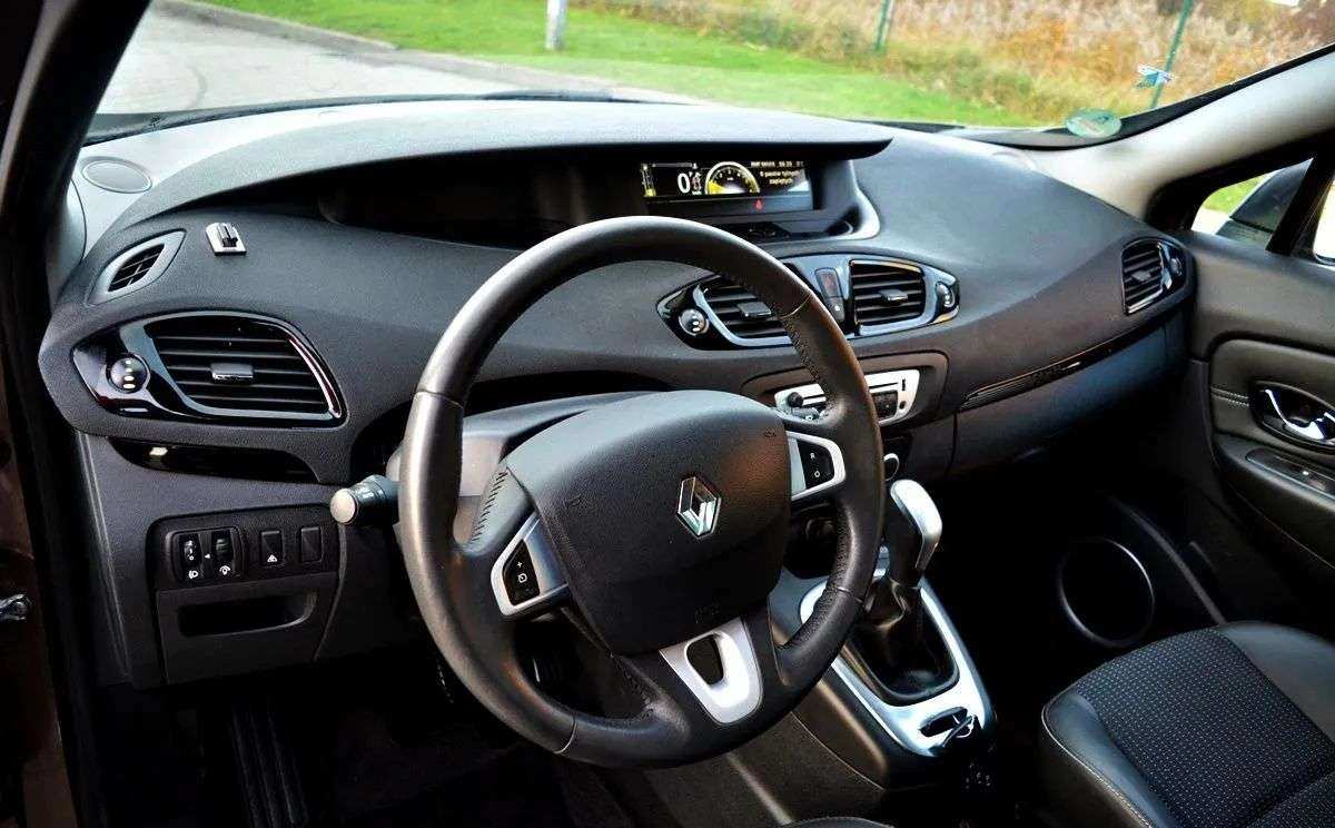 Renault Scenic - Zdjęcie 14