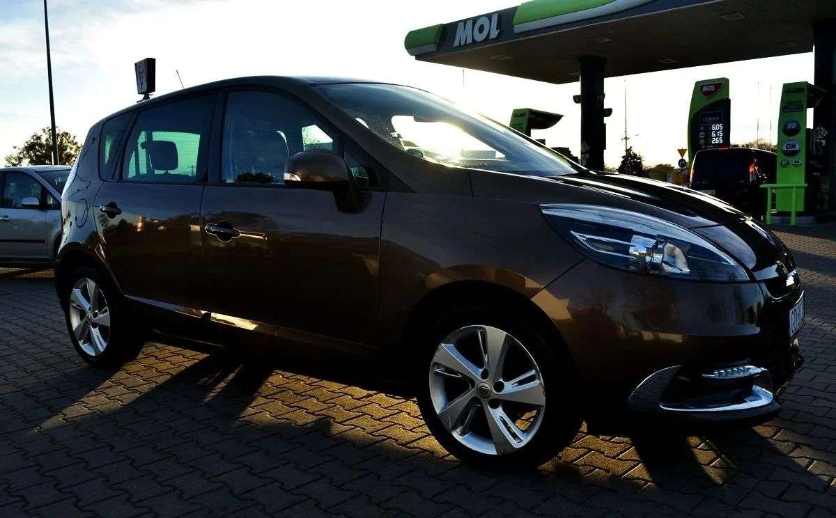 Renault Scenic - Zdjęcie 19